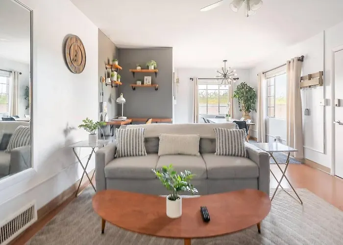 Bright & Airy Near Uofa, 2 Min To Banner *
