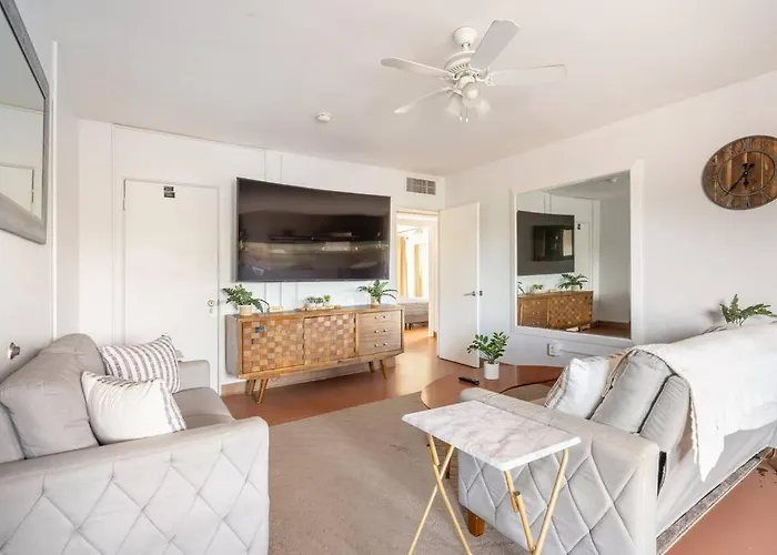 Bright & Airy Near Uofa, 2 Min To Banner Apartamento